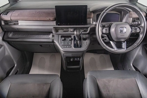 Минивэн Honda Stepwgn Spada 2022 года, 3259000 рублей, Томск