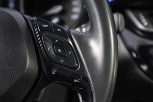 Внедорожник Toyota C-HR 2020 года, 2899000 рублей, Новосибирск