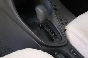 Хетчбэк Toyota Yaris 2020 года, 1199000 рублей, Омск