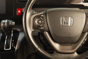 Минивэн Honda Stepwgn Spada 2015 года, 2129000 рублей, Челябинск