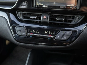 Внедорожник Toyota C-HR 2019 года, 1699000 рублей, Краснодар