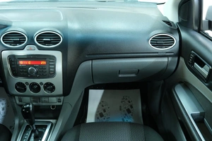 Хетчбэк Ford Focus 2010 года, 799000 рублей, Омск