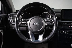 Хетчбэк Kia Ceed 2019 года, 1769000 рублей, Сургут