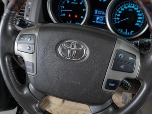Внедорожник Toyota Land Cruiser 2010 года, 3499000 рублей, Тюмень