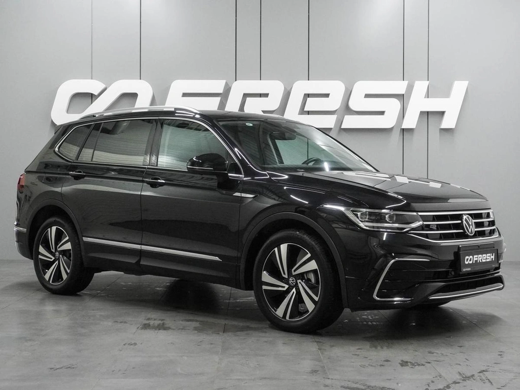 Внедорожник Volkswagen Tiguan L 2023 года, 4876000 рублей, Воронеж