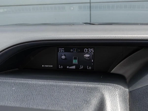 Минивэн Toyota Voxy 2014 года, 1660000 рублей, Краснодар