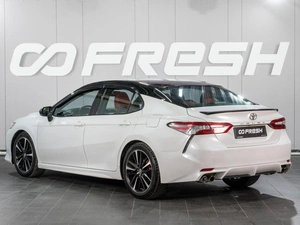 Седан Toyota Camry 2017 года, 2449000 рублей, Сургут