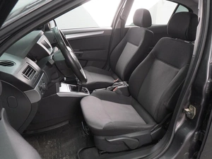 Седан Opel Astra 2011 года, 549000 рублей, Воронеж