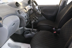 Хетчбэк Toyota Vitz 2002 года, 429000 рублей, Омск