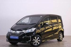 Минивэн Honda Freed 2015 года, 1499000 рублей, Омск