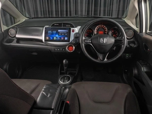 Хетчбэк Honda Fit 2012 года, 829000 рублей, Тюмень