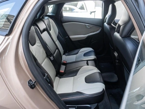 Хетчбэк Volvo V40 Cross Country 2013 года, 1335000 рублей, Волгоград
