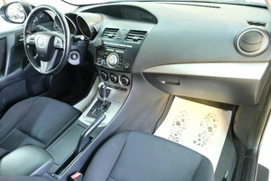 Седан Mazda 3 2011 года, 969000 рублей, Омск