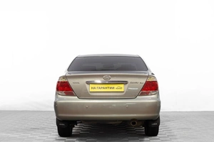 Седан Toyota Camry 2004 года, 989000 рублей, Барнаул