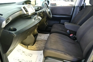 Минивэн Honda Freed 2013 года, 1189000 рублей, Омск