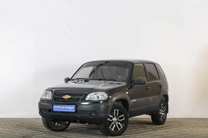 Внедорожник Chevrolet Niva 2018 года, 749000 рублей, Тюмень