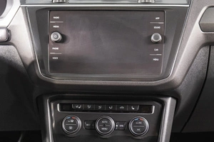Внедорожник Volkswagen Tiguan 2018 года, 2189000 рублей, Томск