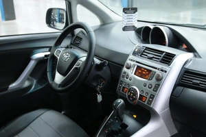 Минивэн Toyota Verso 2010 года, 1188000 рублей, Солонцы