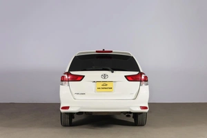 Универсал Toyota Corolla Fielder 2017 года, 1339000 рублей, Новосибирск