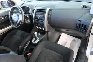 Внедорожник Nissan X-Trail 2012 года, 1319000 рублей, Омск