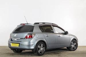 Хетчбэк Opel Astra 2011 года, 569000 рублей, Тюмень