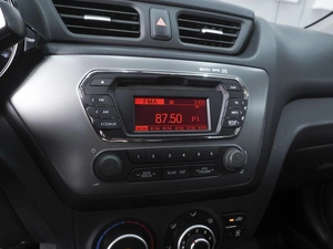 Хетчбэк Kia Rio 2014 года, 1120000 рублей, Ростов-на-Дону