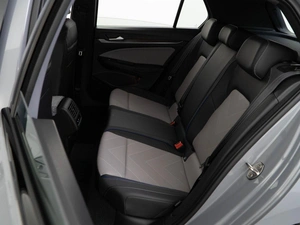 Хетчбэк Volkswagen Golf 2025 года, 3789888 рублей, Москва