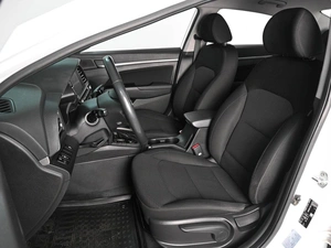 Седан Hyundai Elantra 2020 года, 1715000 рублей, Аксай