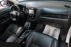 Внедорожник Mitsubishi Outlander 2016 года, 1699000 рублей, Омск