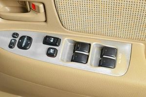 Минивэн Toyota Raum 2003 года, 559000 рублей, Тюмень