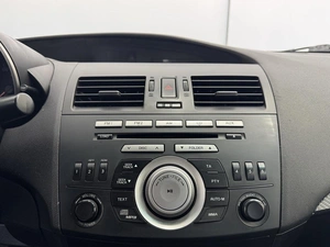 Седан Mazda 3 2011 года, 975000 рублей, Красноярск