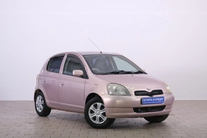 Хетчбэк Toyota Vitz 2001 года, 339000 рублей, Омск