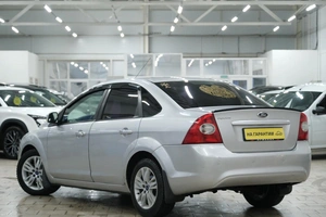 Седан Ford Focus 2010 года, 899000 рублей, Омск