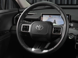 Внедорожник Toyota RAV4 2026 года, 4299000 рублей, Тюмень