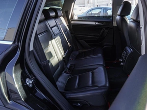 Внедорожник Volkswagen Touareg 2012 года, 1999000 рублей, Волгоград