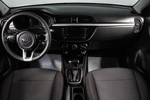 Седан Kia Rio 2019 года, 1199000 рублей, Сургут