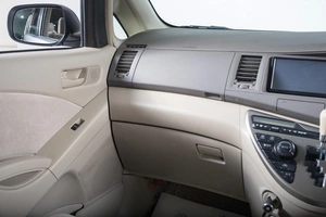 Минивэн Toyota Isis 2009 года, 1229000 рублей, Томск
