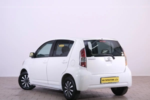 Хетчбэк Toyota Passo 2004 года, 299000 рублей, Омск