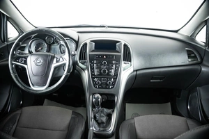 Хетчбэк Opel Astra 2011 года, 669000 рублей, Пермь