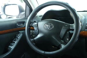 Седан Toyota Avensis 2007 года, 849000 рублей, Омск