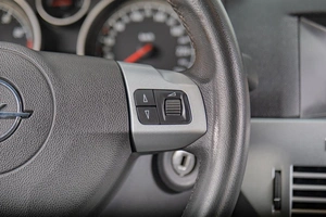 Универсал Opel Astra 2012 года, 749000 рублей, Томск