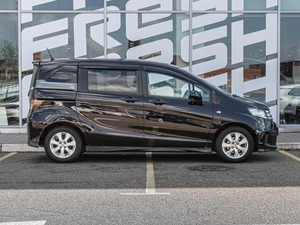 Минивэн Honda Freed 2010 года, 1000000 рублей, Краснодар