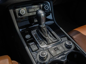 Внедорожник Volkswagen Touareg 2014 года, 2340000 рублей, Краснодар