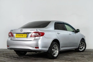 Седан Toyota Corolla 2011 года, 969000 рублей, Сургут