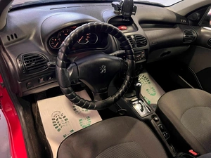 Седан Peugeot 206 2009 года, 419000 рублей, Красноярск