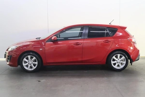 Хэтчбек Mazda 3 2010 года, 930000 рублей, Брянск
