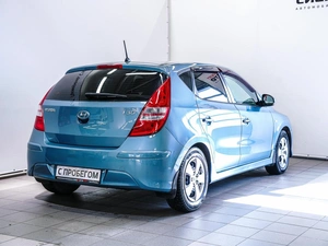 Хетчбэк Hyundai i30 2010 года, 849000 рублей, Красноярск
