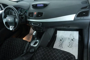 Седан Renault Fluence 2010 года, 849000 рублей, Омск