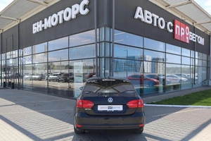 Седан Volkswagen Jetta 2014 года, 1390000 рублей, Мирное