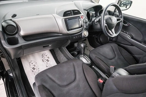 Хетчбэк Honda Fit 2013 года, 899000 рублей, Красноярск